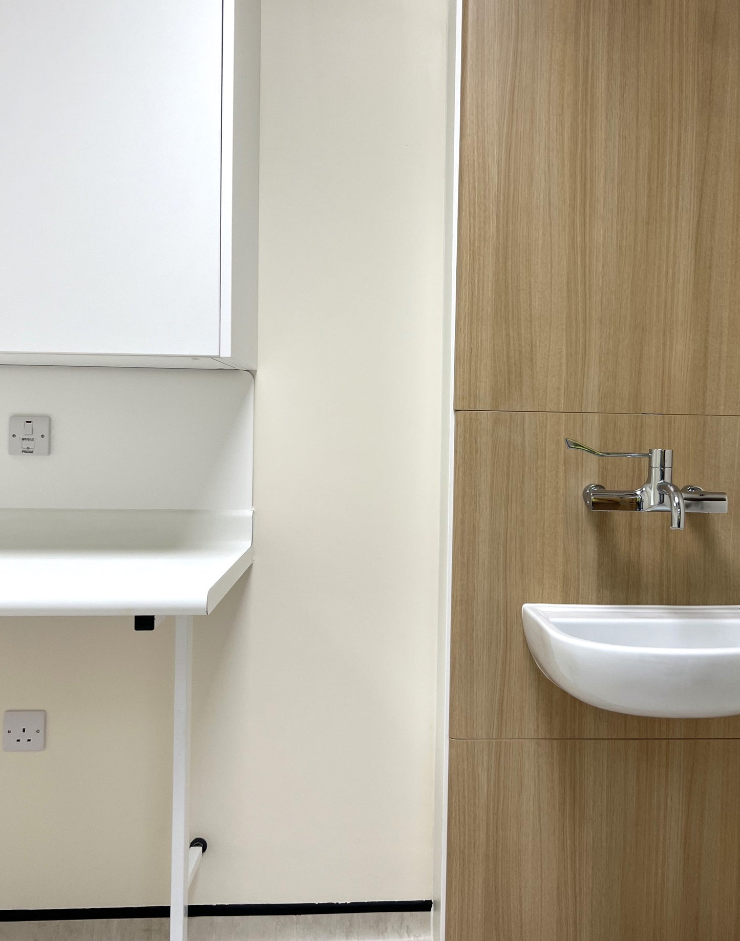 NHS HTM63 Compliant Worktop next to an IPS